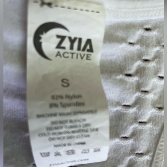 4/$20 Zyia white Tank Top - Picture 2 of 7